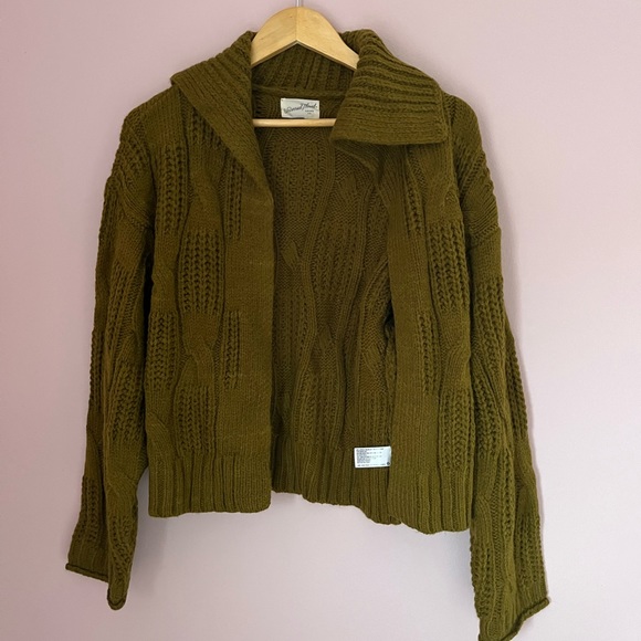 Collared Sweater - Picture 2 of 4